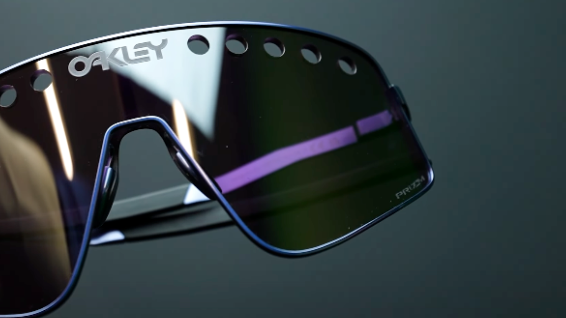 Очки от бренда OAKLEY: в чём их магия?
