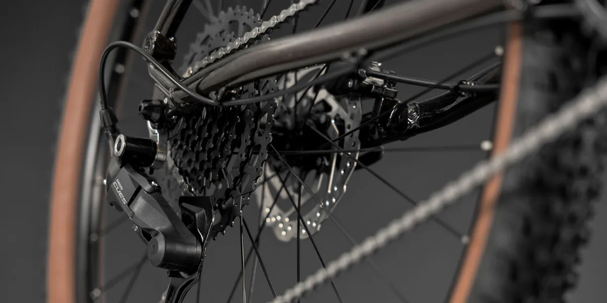 Трансмісії від SHIMANO були встановлені на більшість моделей.