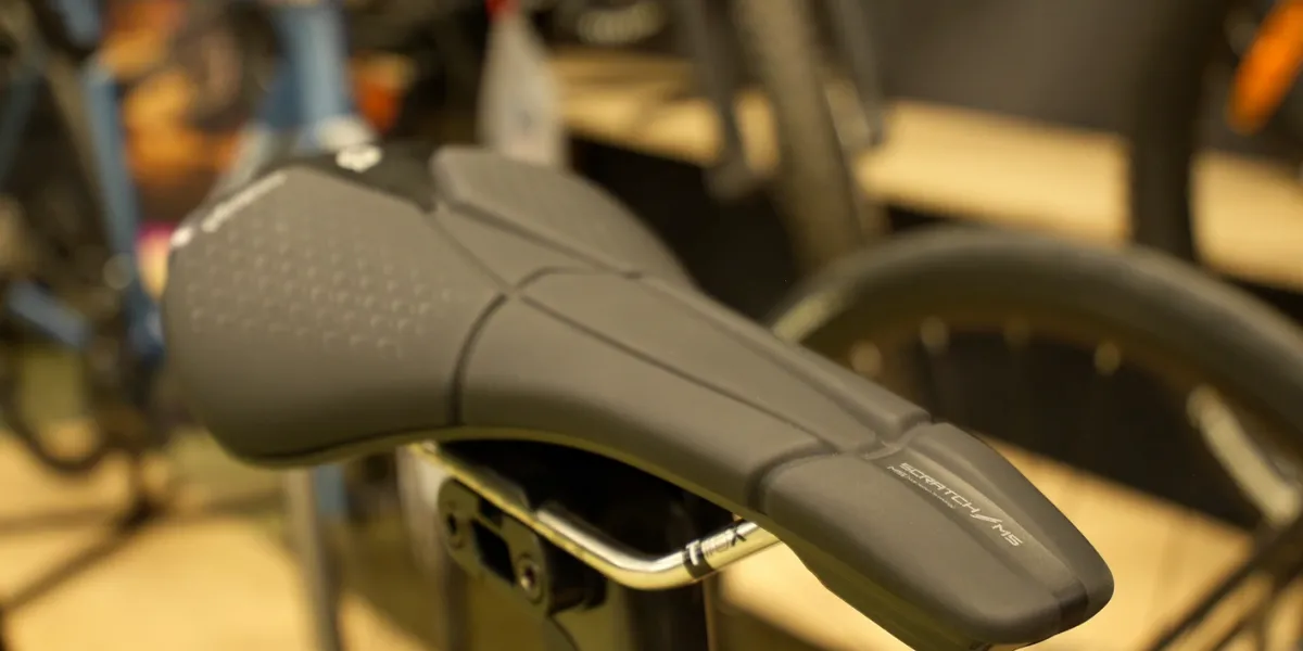 Сідло — стокове не завжди підходить