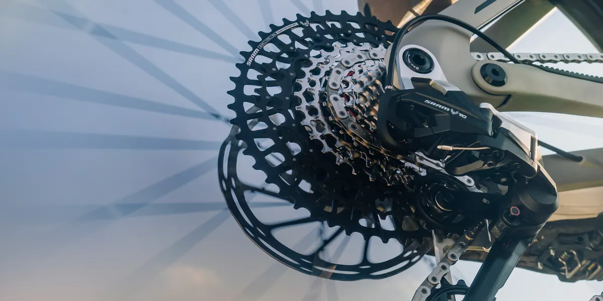 На каких велосипедах установлена SRAM EAGLE 90?