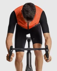 Жилетка ASSOS Equipe RS Rain Vest lolly red 4
