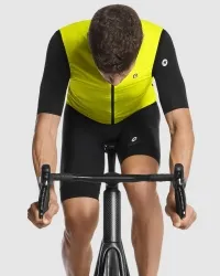 Жилетка ASSOS Mille GT Wind Vest C2 optic yellow 4