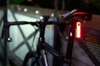 Мигалка задняя Moon Helix MAX 250LM встроенный аккум, USB TYPE-C кабель, черная 2