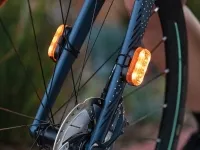 Ліхтар задній Topeak SideLux 100 USB, one set with 2 pcs, total 200 lumens, USB rechargeable light, Amber color, for side mount on frame tubes or fork 2