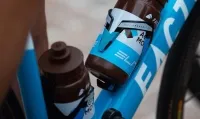 Флягодержатель ELITE Custom Race Plus, titanium/black 2