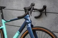 Велосипед 28" Bianchi Arcadex GRX 810 (2022) blue notes/glossy 0