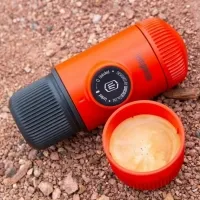 Портативна еспресо-кавоварка Wacaco Nanopresso з чохлом, lava red 4