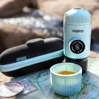 Портативна еспресо-кавоварка Wacaco Nanopresso з чохлом, blue 2