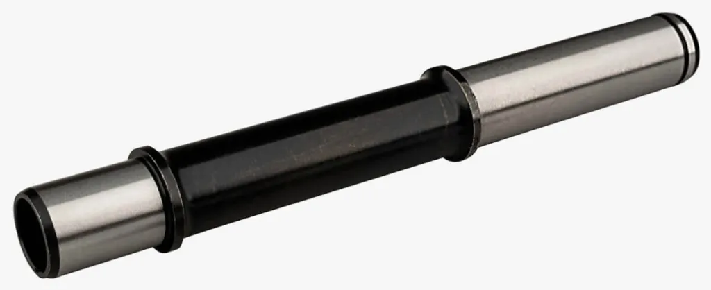 Вісь задньої втулки Race Face Trace J-Bend Rear Axle, 12x157mm silver/black Вісь задньої втулки Race Face Trace J-Bend Rear Axle, 12x157mm silver/black