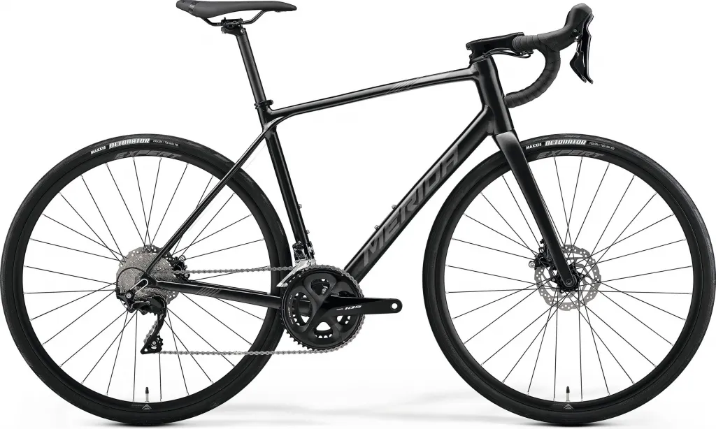 Велосипед 28" Merida SCULTURA ENDURANCE 400 (2023) silk black/dark silver