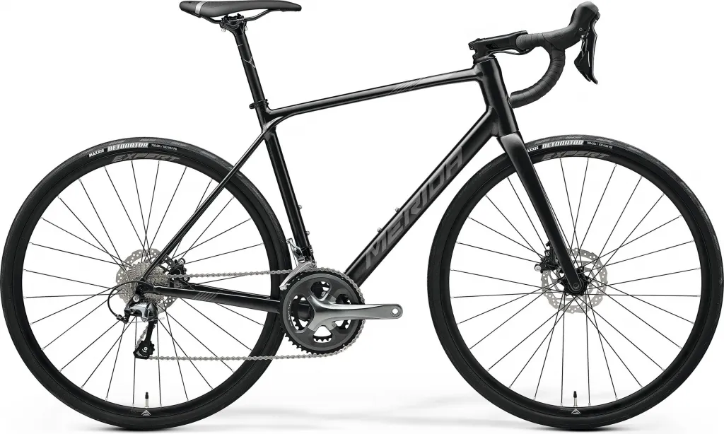 Велосипед 28" Merida SCULTURA ENDURANCE 300 (2023) silk black/dark silver