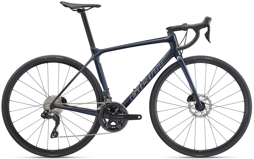 28 Giant TCR Advanced 1 Disc KOM cold night 2300012105